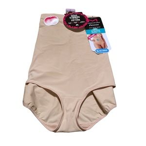 Maidenform Flexees High Waist Sculpts Briefs